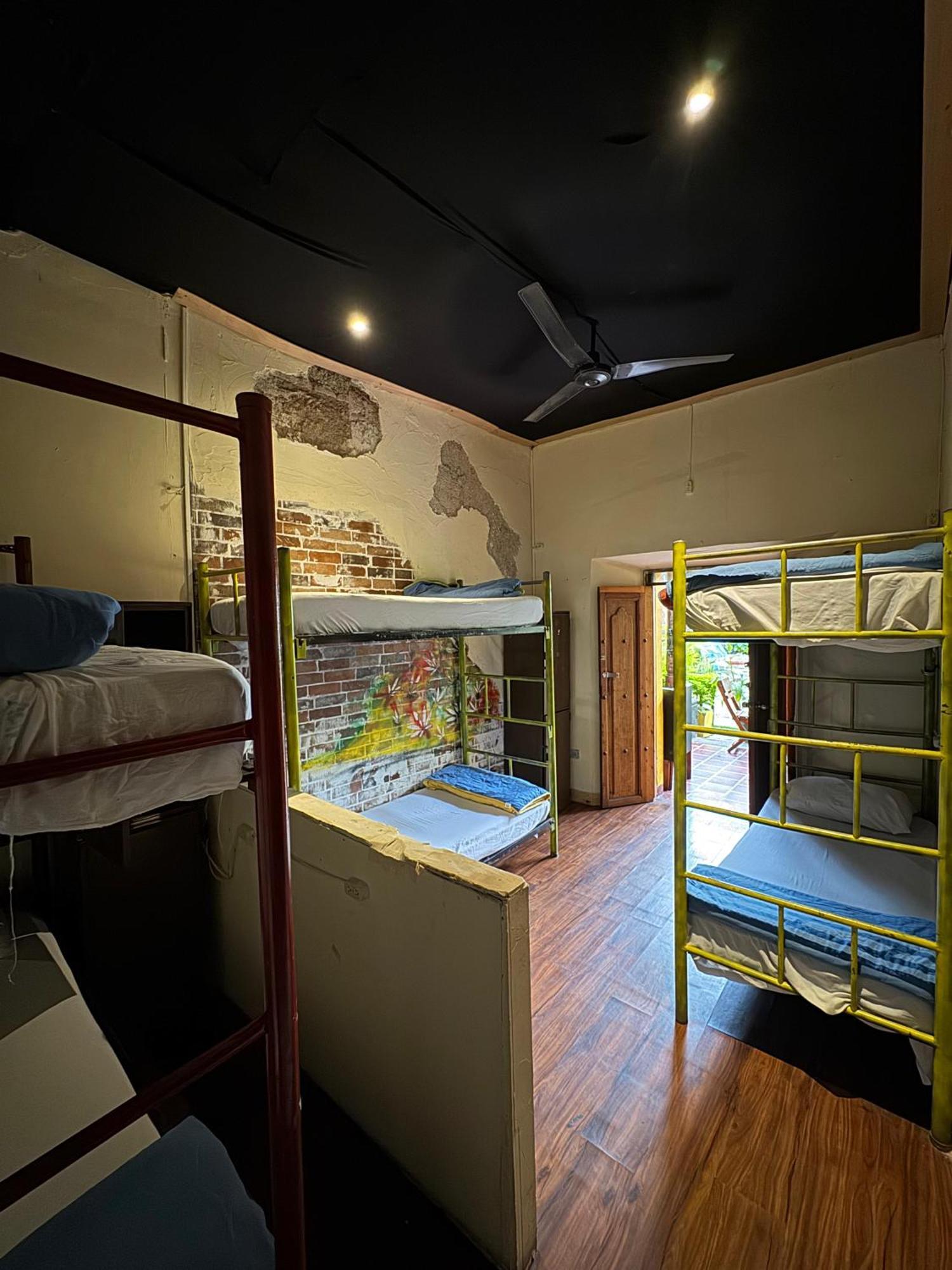 Volko Party Hostel Antigua Εξωτερικό φωτογραφία
