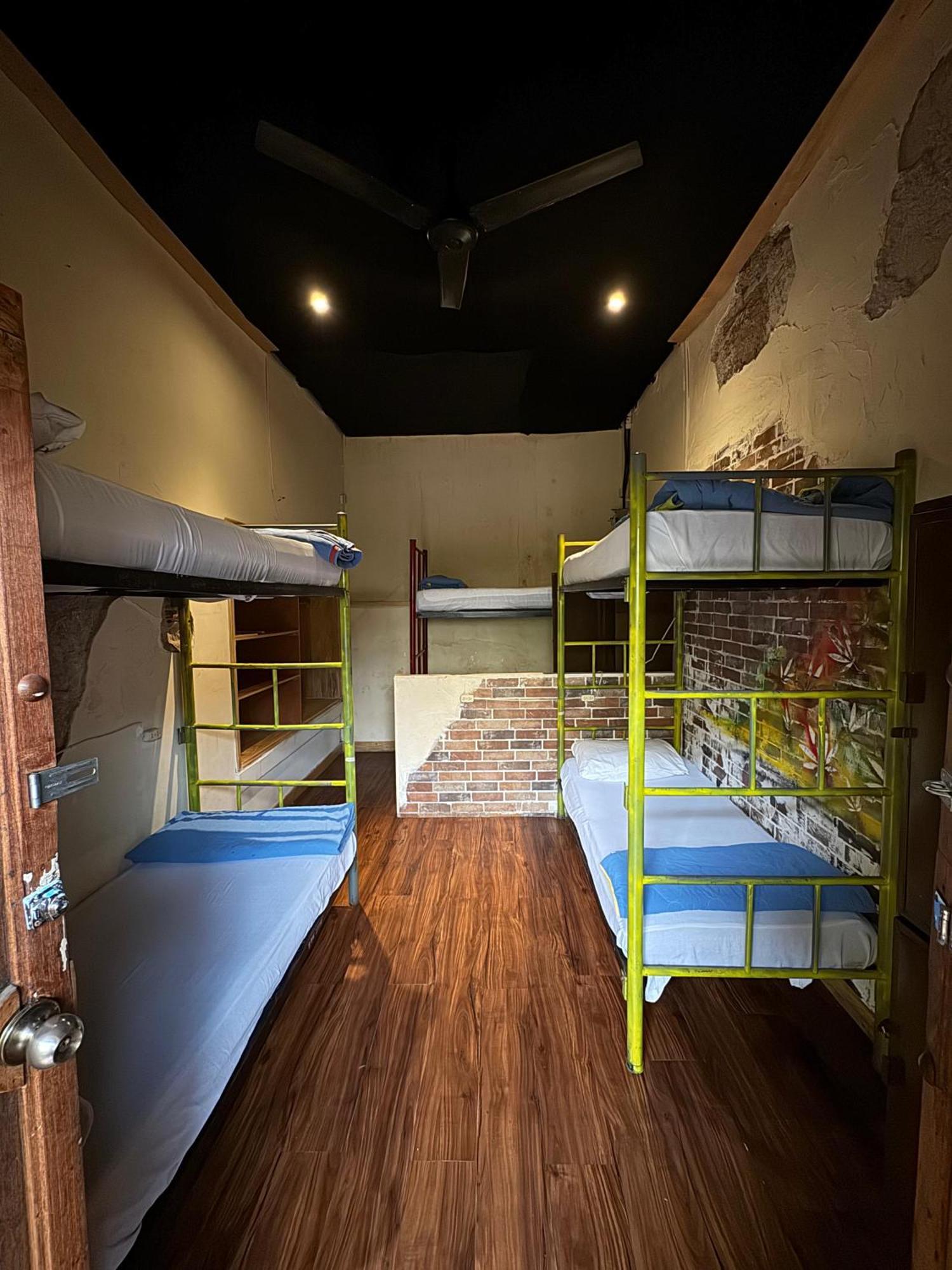 Volko Party Hostel Antigua Δωμάτιο φωτογραφία